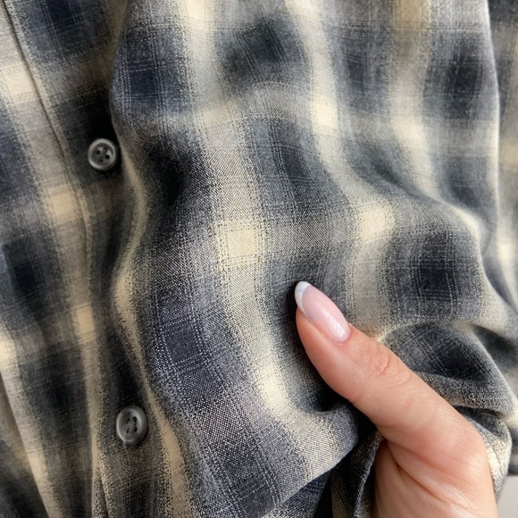 Vintage plaid boyfriend button down checkered shirt size Medium viscose - Picture 7 of 9